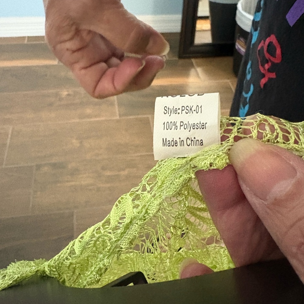 KOLOB Vibrant Green Lace Top - Picture 3 of 3